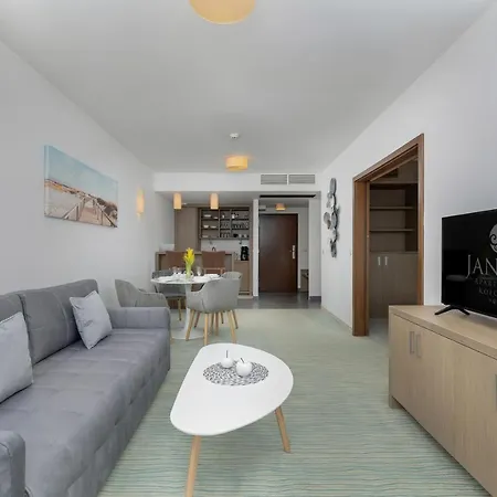 Baltic Plaza - By Jantar